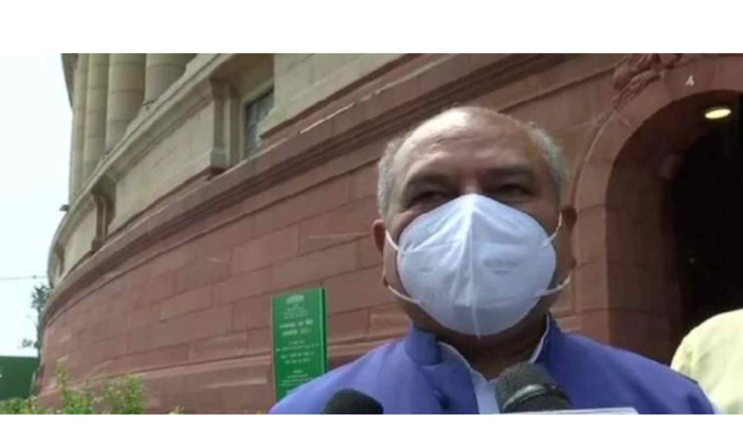 सरकार चाहती है कि मामले का समाधान हो, किसानों से चर्चा के लिए तैयार : कृषि मंत्री तोमर