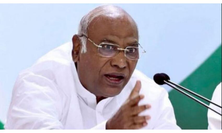 खड़गे ने सरकार पर साधा निशाना, कहा - झूठी और भ्रामक सूचनाएं फैलाने का आरोप लगाया