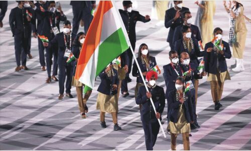 खेलों के महाकुंभ ओलंपिक का हुआ आगाज, मैरी कॉम और मनप्रीत सिंह ने  तिरंगा थाम की अगुवाई