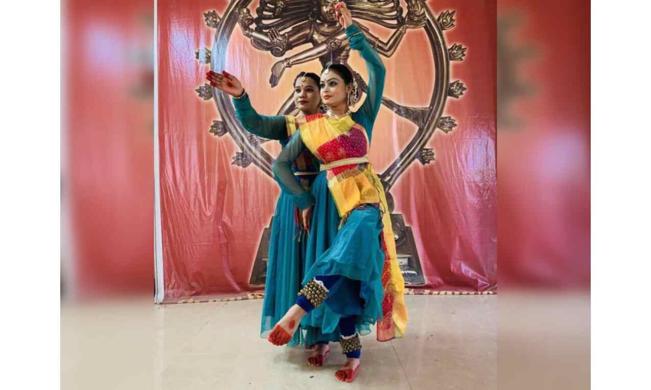 उपज अकेदमी ऑफ परफोर्मिग आर्ट्स के कलाकारों ने नृत्य से की भगवान शिव की आराधना