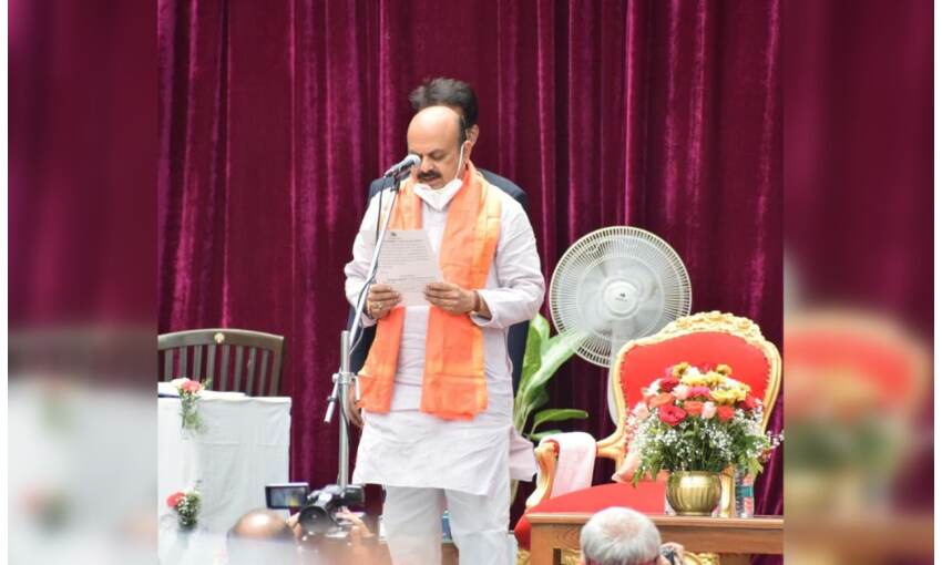 बासवराव सोनप्पा बोम्मई ने ली मुख्यमंत्री पद की शपथ, कर्नाटक के 30 वें  सीएम बनें