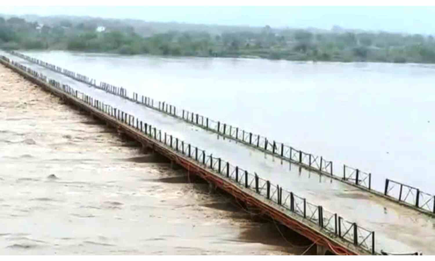 मुरैना में नदियों का जल स्तर बढ़ा, कई गांव से टूटा संपर्क मुरैना में नदियों का जल स्तर बढ़ा, कई गांव से टूटा संपर्क