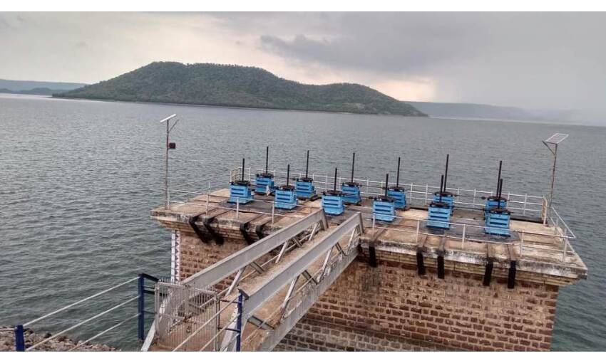 अत्यधिक बारिश एवं नदी-नालों व बाँधों में पानी बढ़ने से जिले के लगभग दो दर्जन गाँव व मजरे-टोले प्रभावित