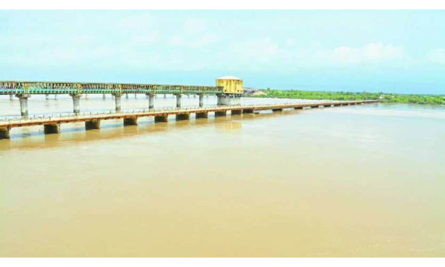 मुरैना : चम्बल नदी में पानी खतरे के निशान से ऊपर, लगातार बढ़ रहा है जल स्तर