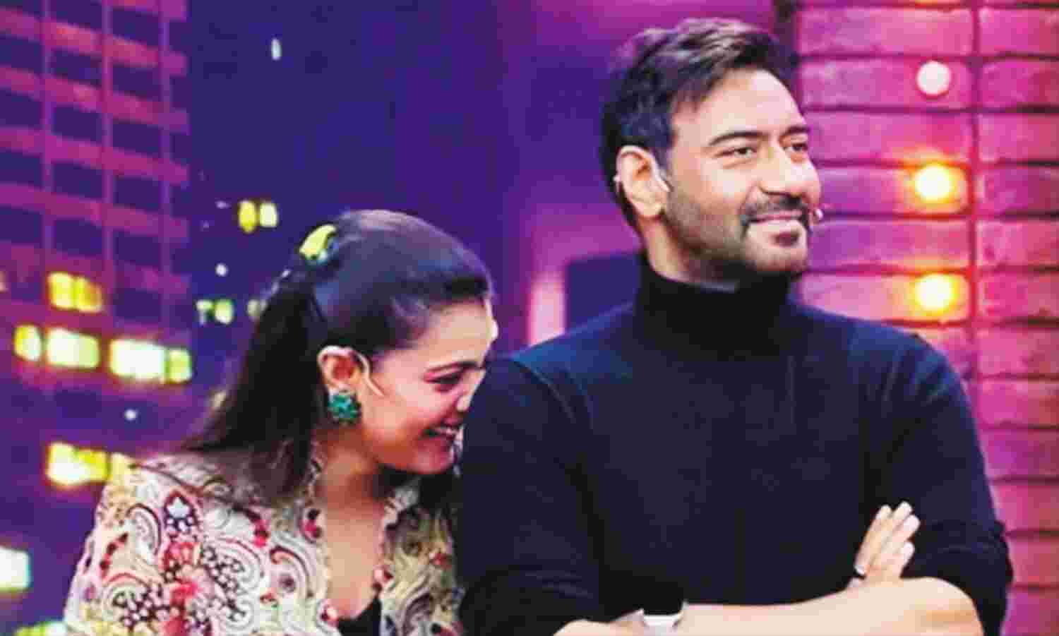 अभिनेत्री काजोल ने पूरे किए 47 बसंत, अजय देवगन ने रोमांटिक तस्वीर  शेयर कर दी बधाई