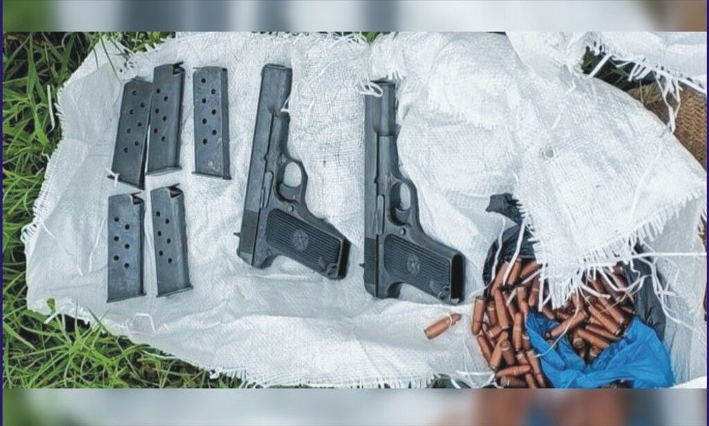 राजौरी में मुठभेड़ दो आतंकी ढ़ेर, सांबा में हथियारों से भरा बैग बरामद
