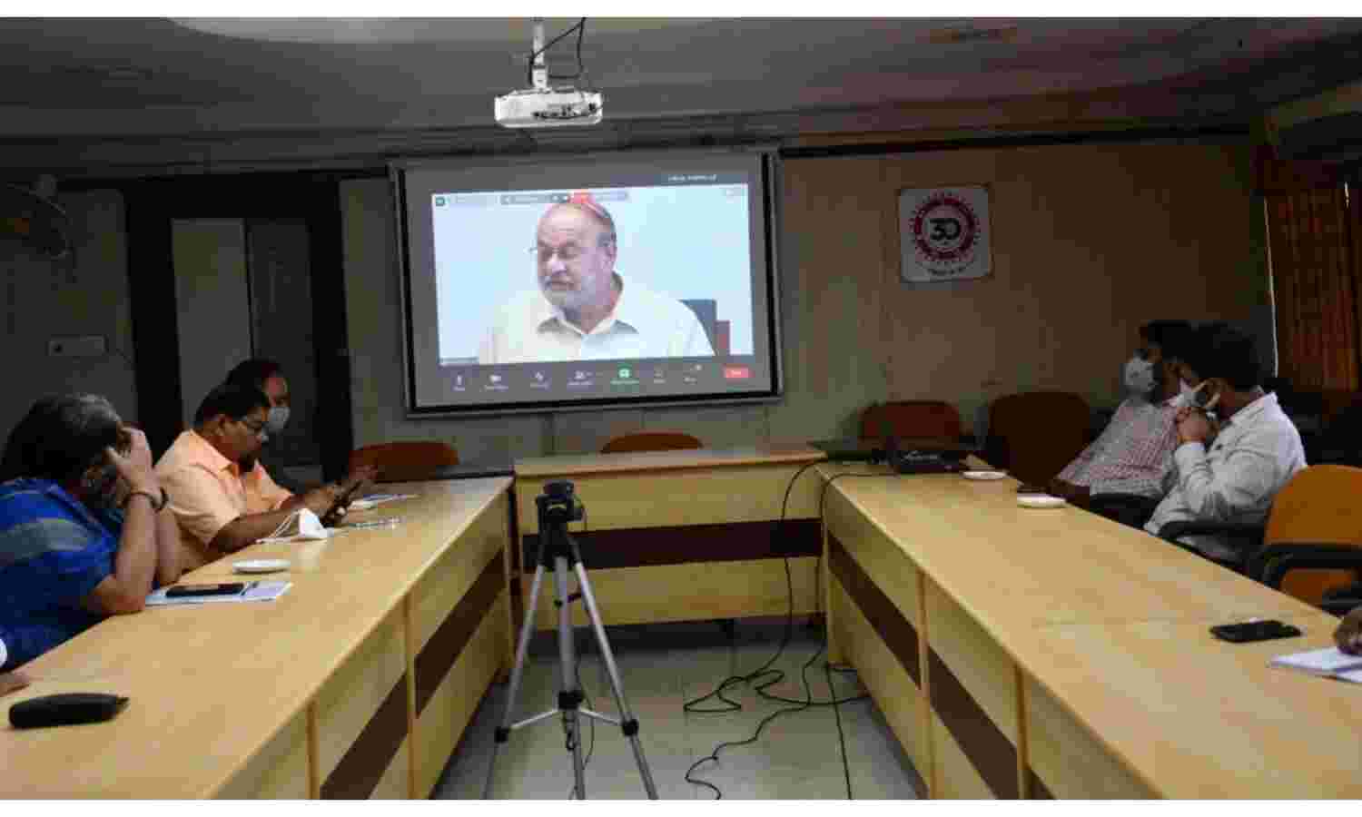 भारत के स्वतंत्रता आन्दोलन को समग्रता में देखें : प्रो. मक्खन लाल भारत के स्वतंत्रता आन्दोलन को समग्रता में देखें : प्रो. मक्खन लाल