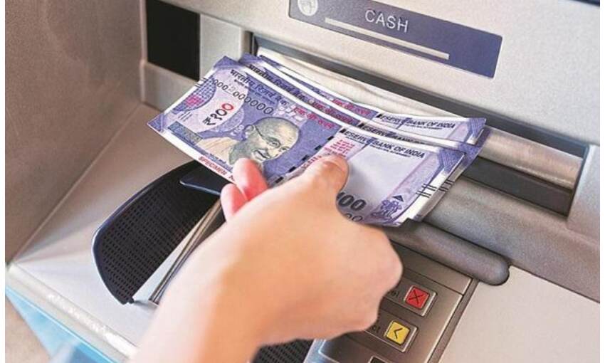 रिजर्व बैंक ने सख्त किए नियम, ATM में कैश ना होने पर बैंकों को देना होगा जुर्माना