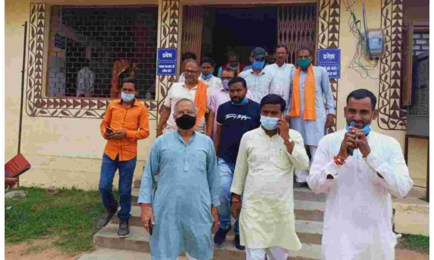 सांसद विवेक शेजवलकर ने करैरा विधानसभा क्षेत्र में टीकाकरण केन्द्रों का किया अवलोकन सांसद विवेक शेजवलकर ने करैरा विधानसभा क्षेत्र में टीकाकरण केन्द्रों का किया अवलोकन