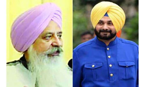 राष्ट्रविरोधी बयान को लेकर चर्चा में रहे सिद्धू के सलाहकार मलविंदर ने दिया इस्तीफा