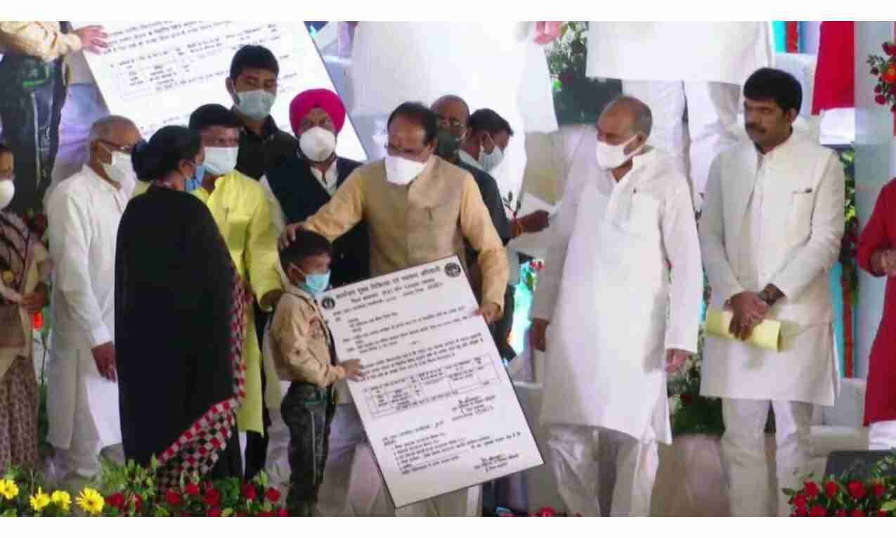 मुख्यमंत्री ने पीएम स्वनिधि योजना के लाभार्थियों को दिया 50 करोड़ रुपये का ब्याज मुक्त ऋण