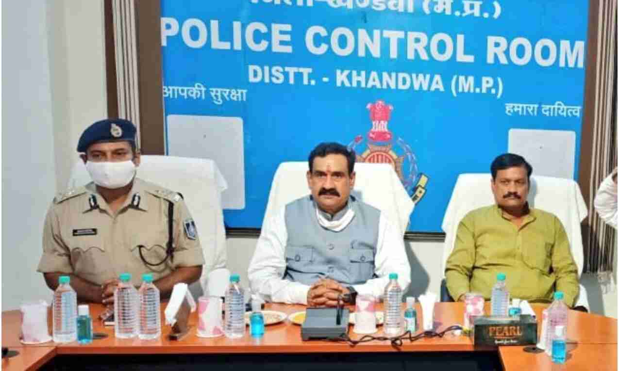 समाज में साम्प्रदायिक वैमनस्य फैलाने वालों पर रखी जाएगी पैनी नजर : गृहमंत्री मिश्रा समाज में साम्प्रदायिक वैमनस्य फैलाने वालों पर रखी जाएगी पैनी नजर : गृहमंत्री मिश्रा