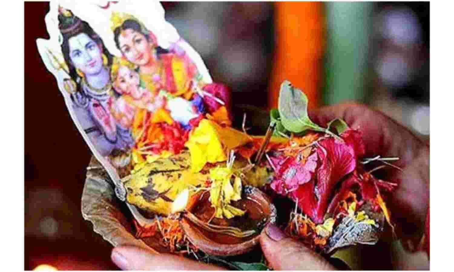 हरितालिका तीज व्रत के दौरान भूलकर भी ना करें ये काम... हरितालिका तीज व्रत के दौरान भूलकर भी ना करें ये काम...