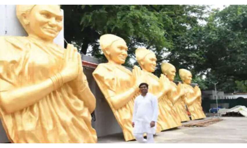सपा ने शुरू की मूर्ति पॉलिटिक्स, रायबरेली में लगाएगी फूलनदेवी की प्रतिमा