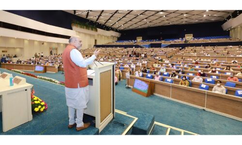 हिन्दी भाषा अन्य भारतीय भाषाओं की सखी है, इनमें कोई अंतर नहीं : गृहमंत्री शाह