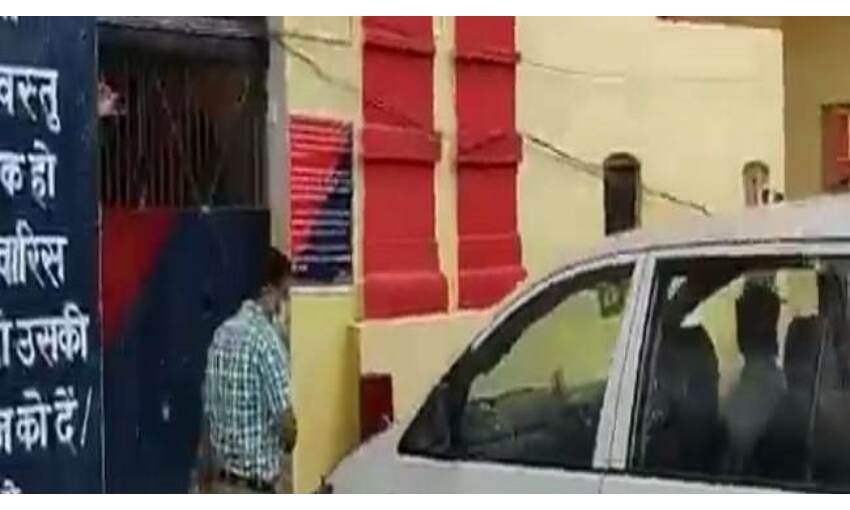 मनी लांड्रिंग केस : ED की टीम पहुंची जेल, सपा सांसद आजम खान से की पूछताछ