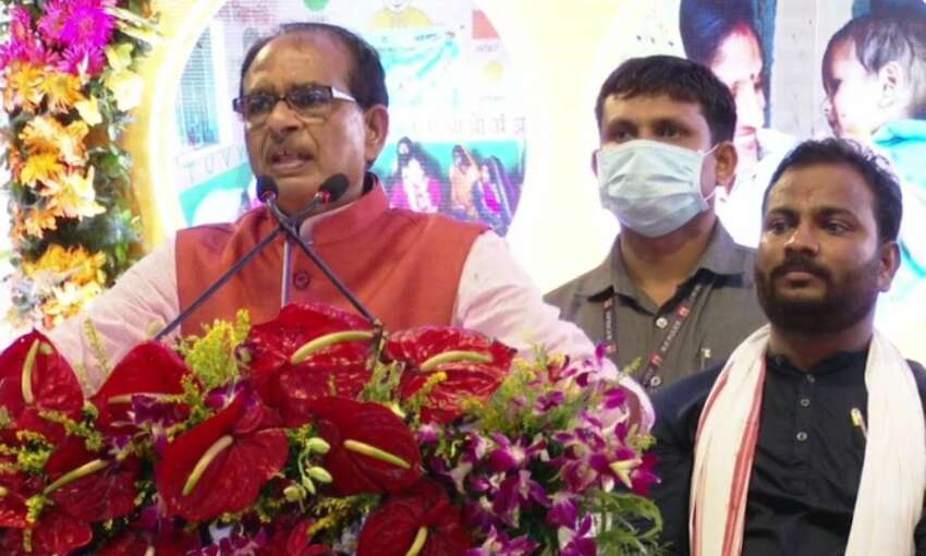 मप्र में बेटियां बोझ नहीं, लाडली लक्ष्मी योजना में लखपति होती हैं : शिवराज सिंह मप्र में बेटियां बोझ नहीं, लाडली लक्ष्मी योजना में लखपति होती हैं : शिवराज सिंह