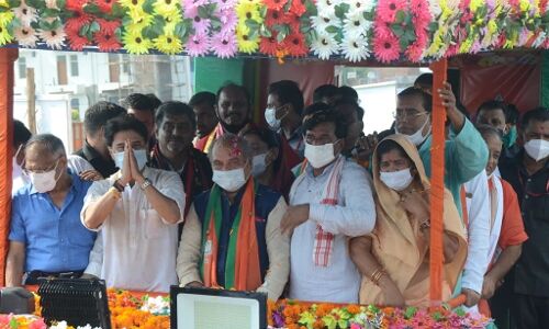 सिंधिया की स्वागत रैली में ग्वालियर - चम्बल अंचल के सभी दिग्गज भाजपा नेता दिखे एक साथ सिंधिया की स्वागत रैली में ग्वालियर - चम्बल अंचल के सभी दिग्गज भाजपा नेता दिखे एक साथ