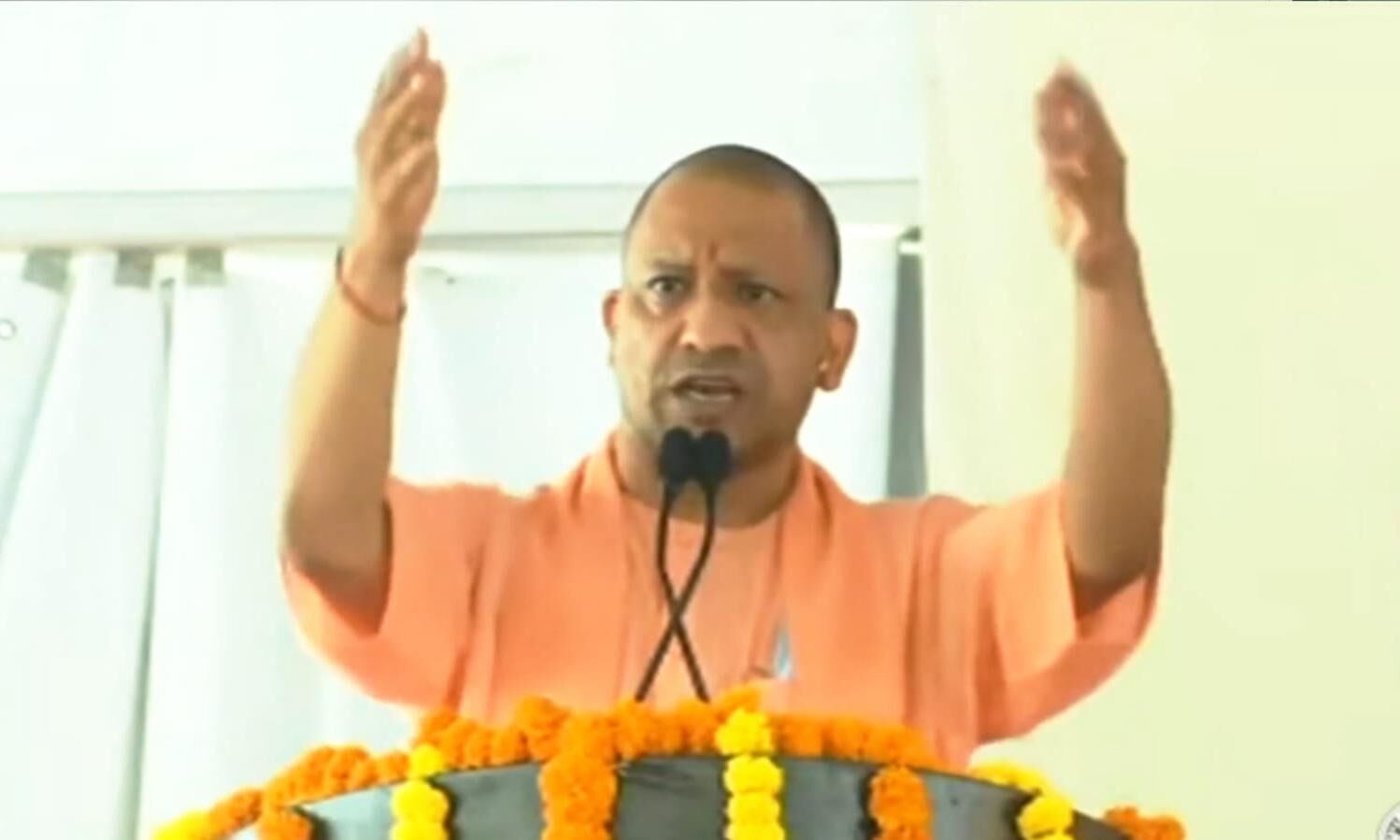 नोएडा में बोले CM योगी, सही समय पर धूमधाम से लाएंगे जनसंख्या कानून