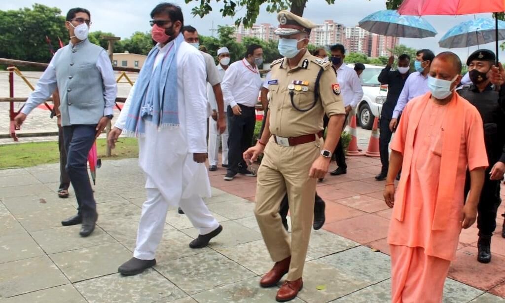 नोएडा में बोले CM योगी, सही समय पर धूमधाम से लाएंगे जनसंख्या कानून