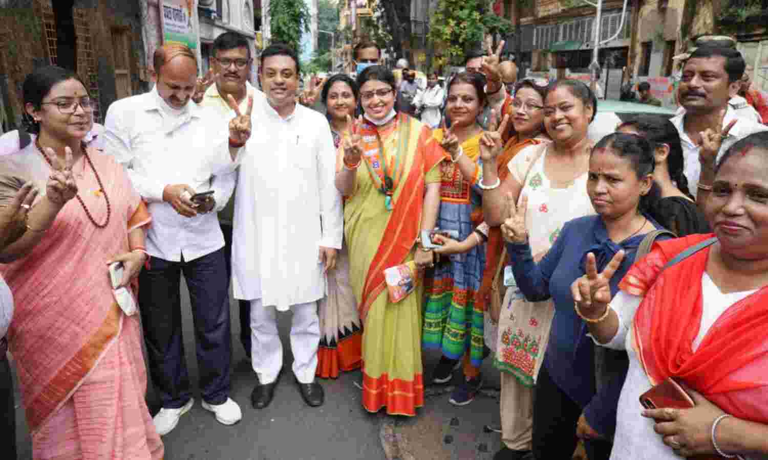 सांबित पात्रा ने प्रियंका के समर्थन में किया प्रचार, कहा - ये न्याय और अन्याय की लड़ाई