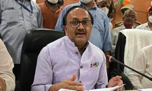 मंत्री सिद्धार्थ नाथ सिंह का आप पर कटाक्ष, बोले -  4 साल में 378 नौकरी देने वाले भी देख रहे यूपी का ख्‍वाब