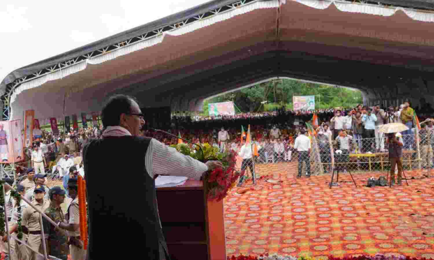 मप्र में गरीबों को मिलेगा अपना मकान, मुख्यमंत्री ने शुरू की भू अधिकार योजना मप्र में गरीबों को मिलेगा अपना मकान, मुख्यमंत्री ने शुरू की भू अधिकार योजना