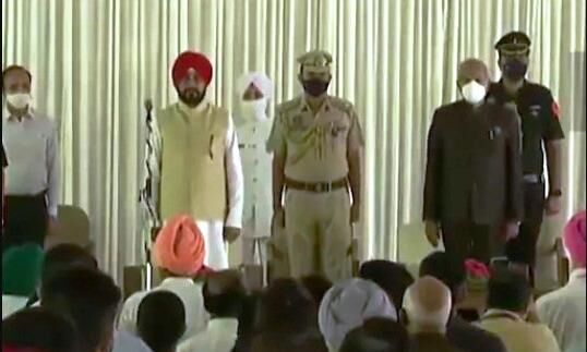 पंजाब में नए मंत्रिमंडल का गठन, रेत माफिया आरोपी गुरजीत सिंह को बनाया कैबिनेट मंत्री पंजाब में नए मंत्रिमंडल का गठन, रेत माफिया आरोपी गुरजीत सिंह को बनाया कैबिनेट मंत्री