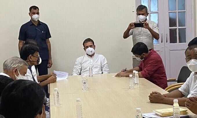 देश विरोधी नारे लगाने वाला कन्हैया कुमार कांग्रेस में शामिल, राहुल गांधी ने दिलाई सदस्यता देश विरोधी नारे लगाने वाला कन्हैया कुमार कांग्रेस में शामिल, राहुल गांधी ने दिलाई सदस्यता