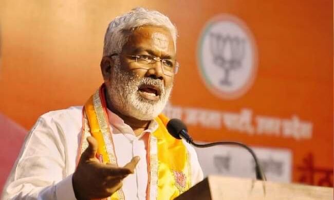 कांग्रेस पर स्वतंत्र देव सिंह का कटाक्ष, कहा - 10 जनपथ में 10 जन भी नहीं बचेंगे कांग्रेस पर स्वतंत्र देव सिंह का कटाक्ष, कहा - 10 जनपथ में 10 जन भी नहीं बचेंगे