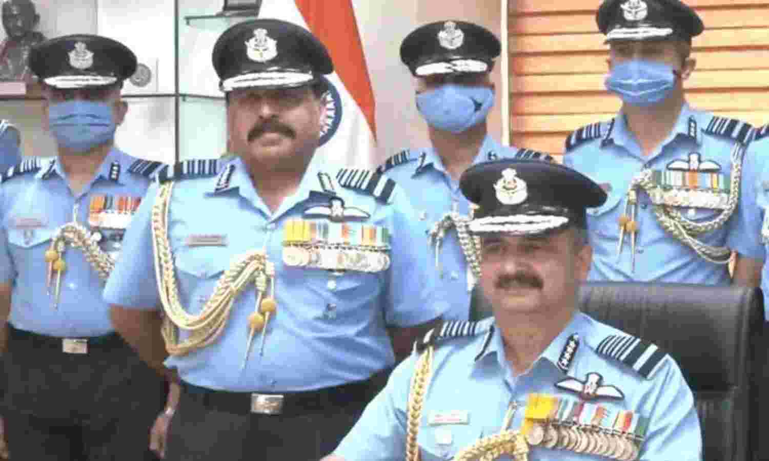 एयर मार्शल वीआर चौधरी बने नए वायुसेना प्रमुख, भदौरिया ने सौंपी आसमानी सुरक्षा