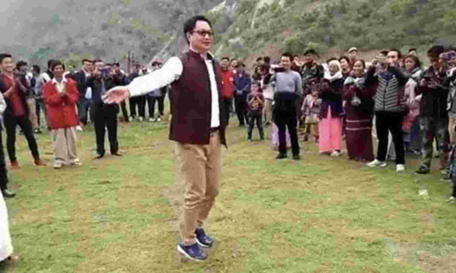 केंद्रीय मंत्री किरेन रिजिजू ने किया नृत्य, प्रधानमंत्री मोदी ने दी शाबाशी