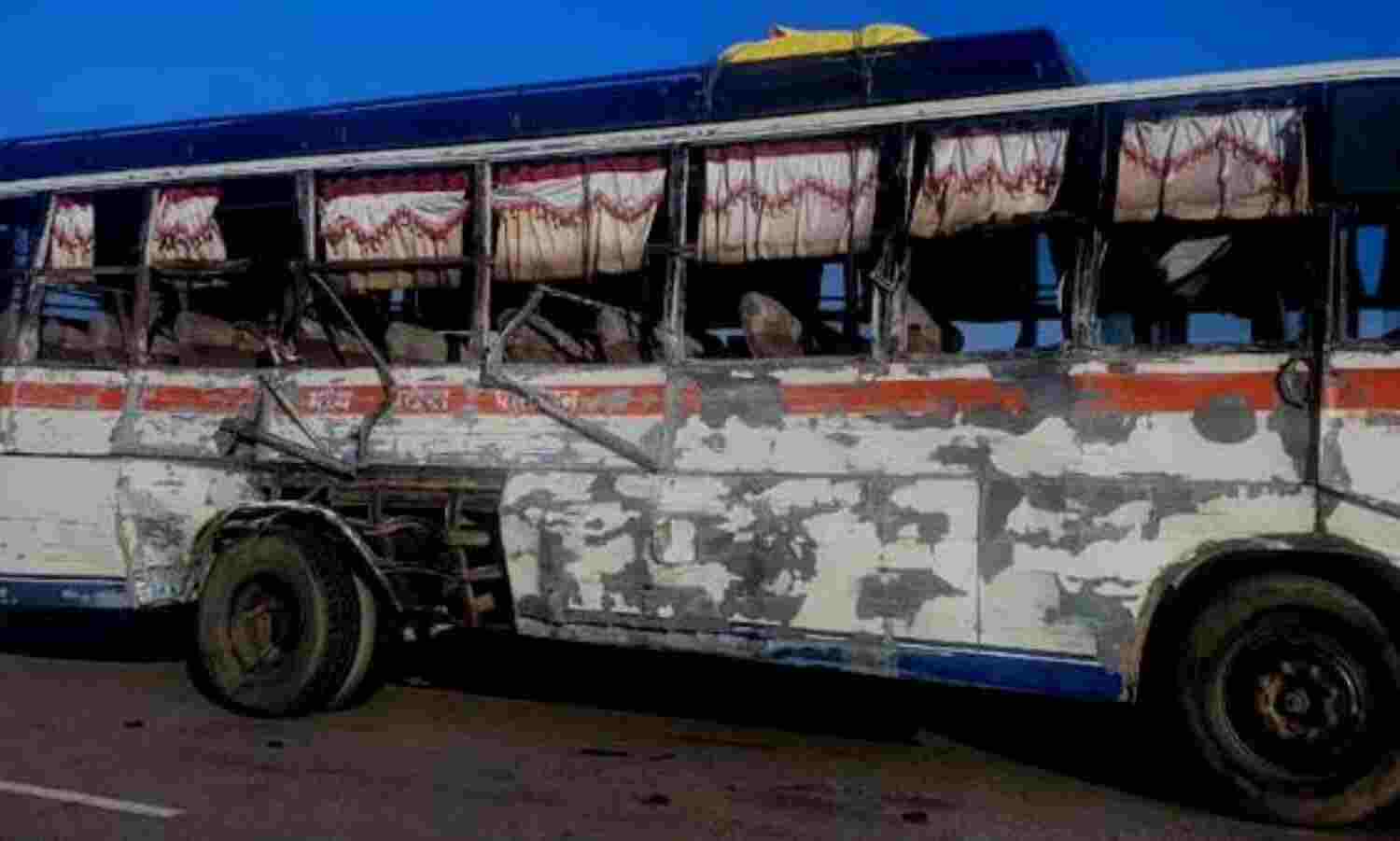 ग्वालियर में बड़ा हादसा : बस और डम्पर में भिंड़ंत, 7 लोगों की मौत, 15 घायल