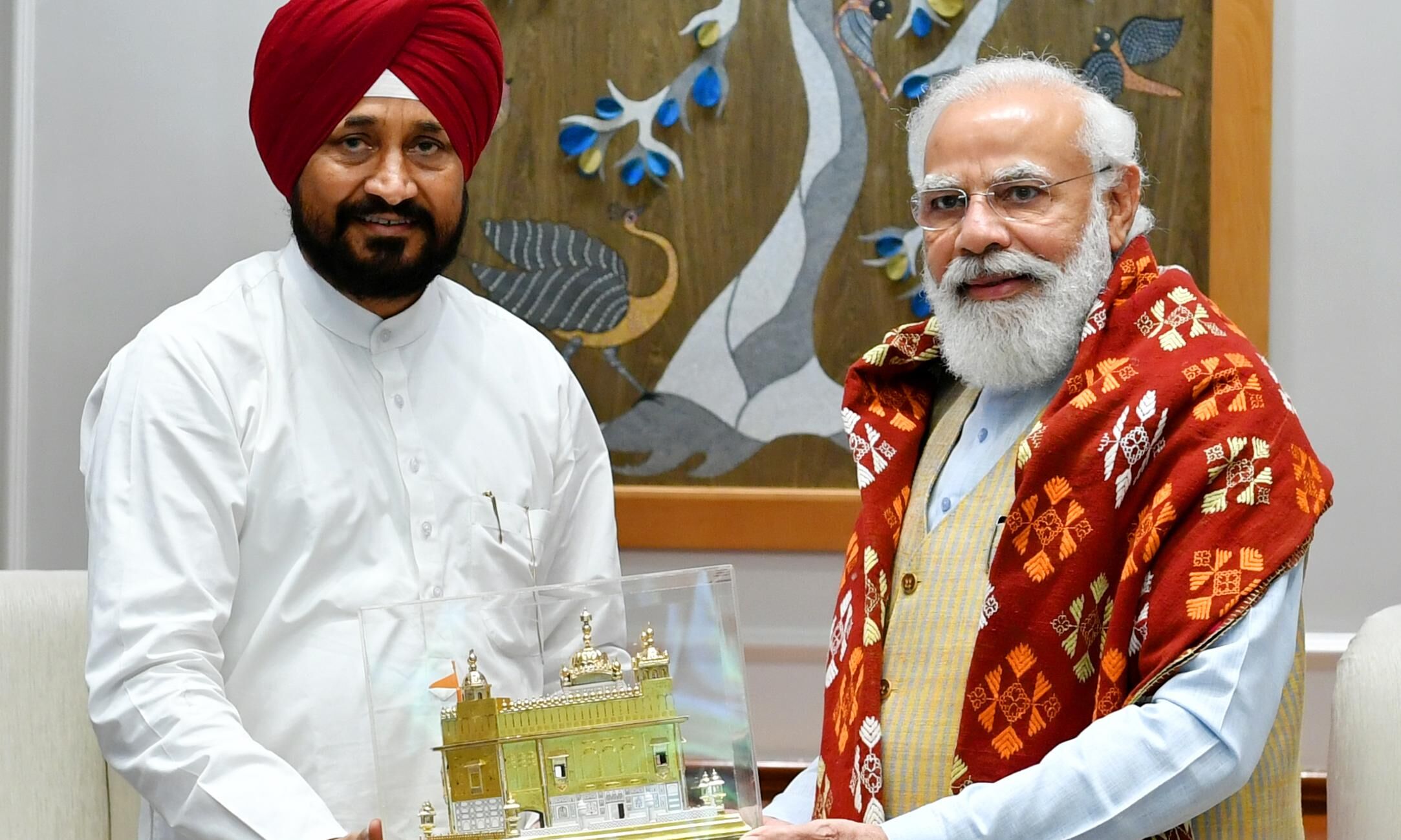 पंजाब में जारी कलह के बीच चरणजीत चन्नी ने प्रधानमंत्री से की मुलाकात, रखी ये मांगें