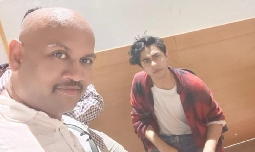 हाई प्रोफाइल पार्टी पर NCB का छापा, शाहरुख खान के बेटे को हिरासत में लिया हाई प्रोफाइल पार्टी पर NCB का छापा, शाहरुख खान के बेटे को हिरासत में लिया