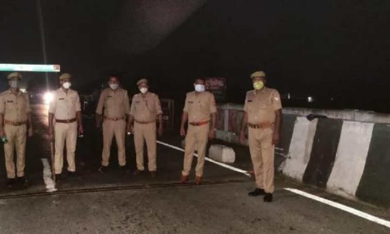 बहराइच-लखीमपुर सीमा पर बढ़ाई गई सुरक्षा, नेताओं के जाने पर लगाई रोक