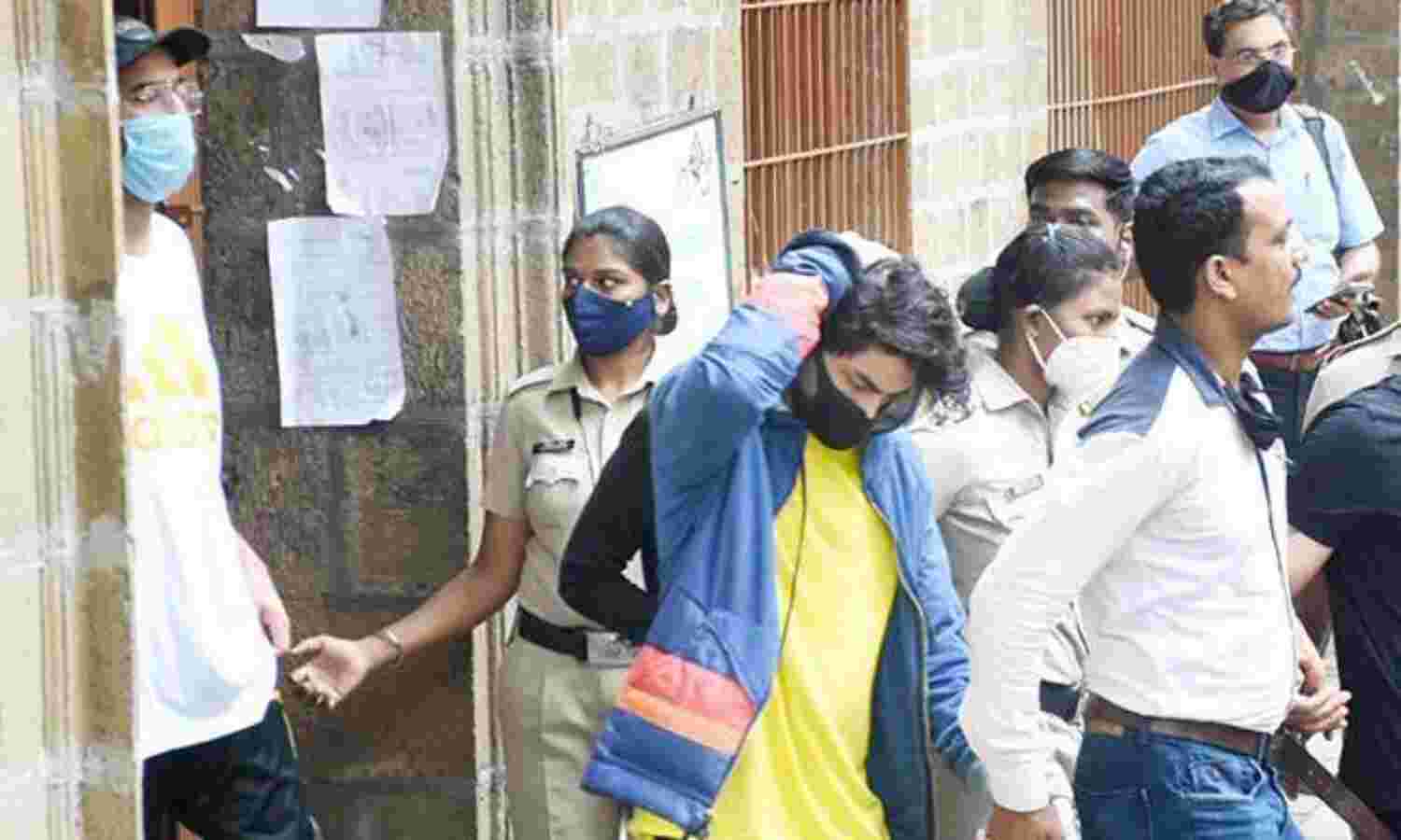 शाहरुख़ खान के बेटे आर्यन की बढ़ी रिमांड, 7 अक्टूबर तक NCB करेगी पूछताछ