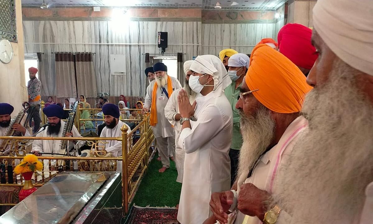 केंद्रीय मंत्री सिंधिया पहुंचे दाताबंदी छोड़ गुरुद्वारा, मत्था टेका