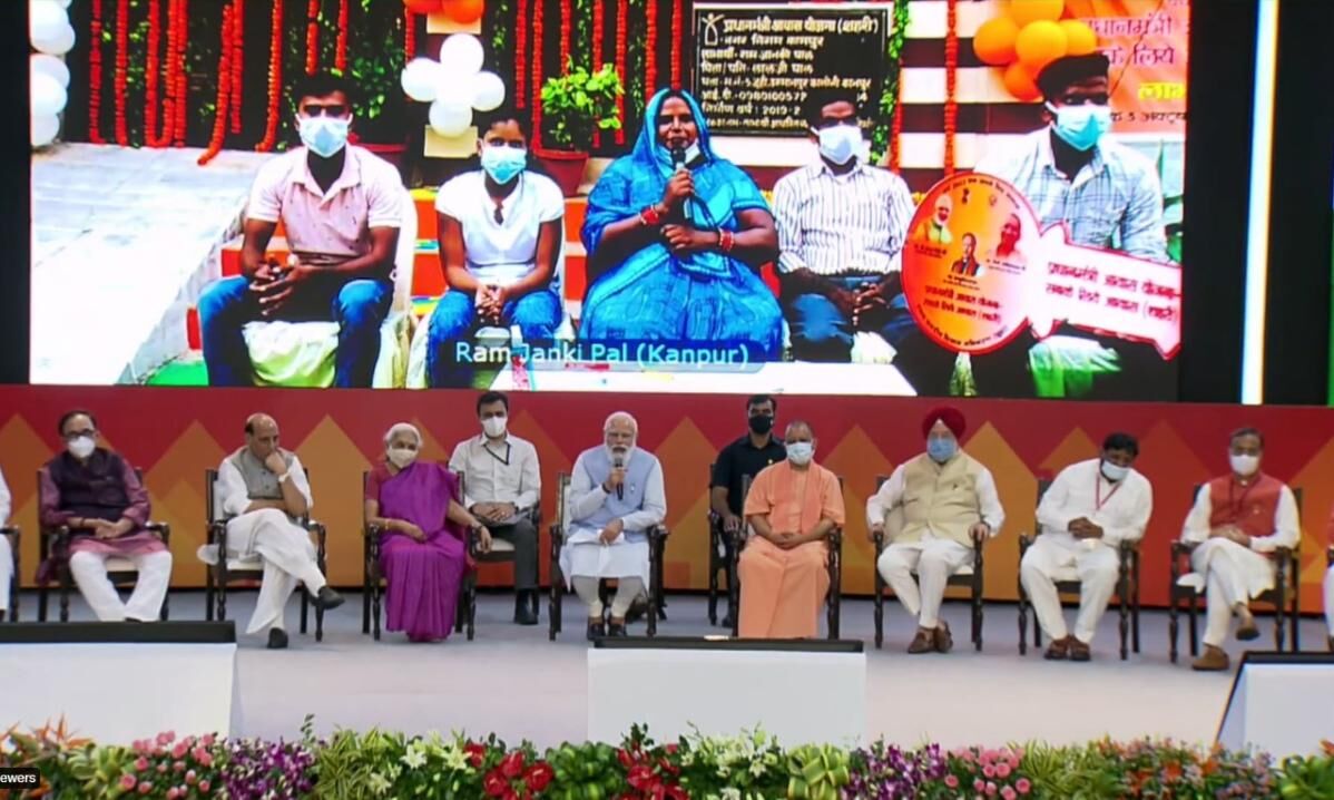 प्रधानमंत्री मोदी पहुंचे लखनऊ, न्यू अर्बन इंडिया कॉन्क्लेव का किया शुभारंभ