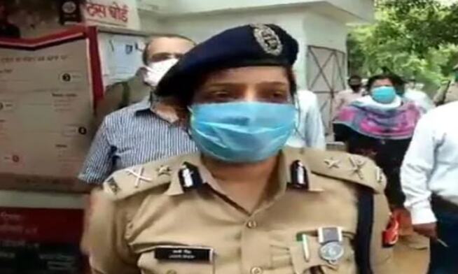 लखीमपुर हिंसा मामले दो आरोपित गिरफ्तार, पुलिस ने शुरू की पूछताछ लखीमपुर हिंसा मामले दो आरोपित गिरफ्तार, पुलिस ने शुरू की पूछताछ