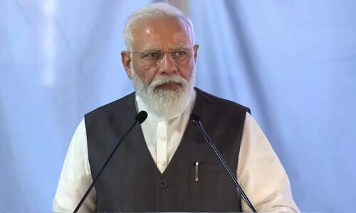 मास्क और किट्स के आयातक से निर्यातक बनने का सफर तेजी से पार किया : प्रधानमंत्री