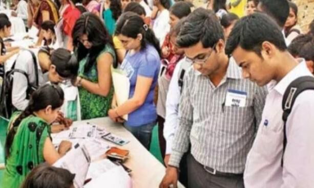 करियर काउन्सिलिंग से संवरा युवाओं का भविष्य, 11 लाख, 15 हजार 513 हुए लाभान्वित करियर काउन्सिलिंग से संवरा युवाओं का भविष्य, 11 लाख, 15 हजार 513 हुए लाभान्वित