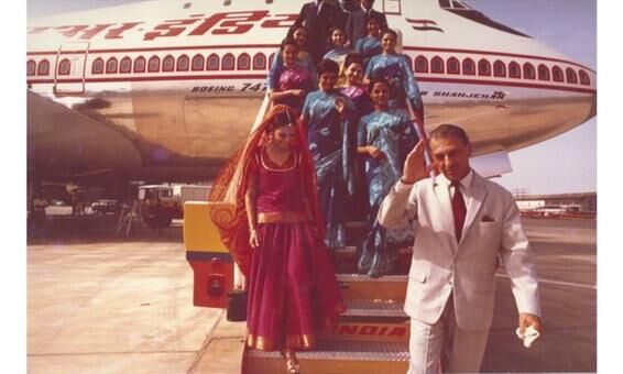 एयर इंडिया की 68 साल बाद हुई घर वापसी, रतन टाटा ने ट्वीट कर कहा - वेलकम बैक
