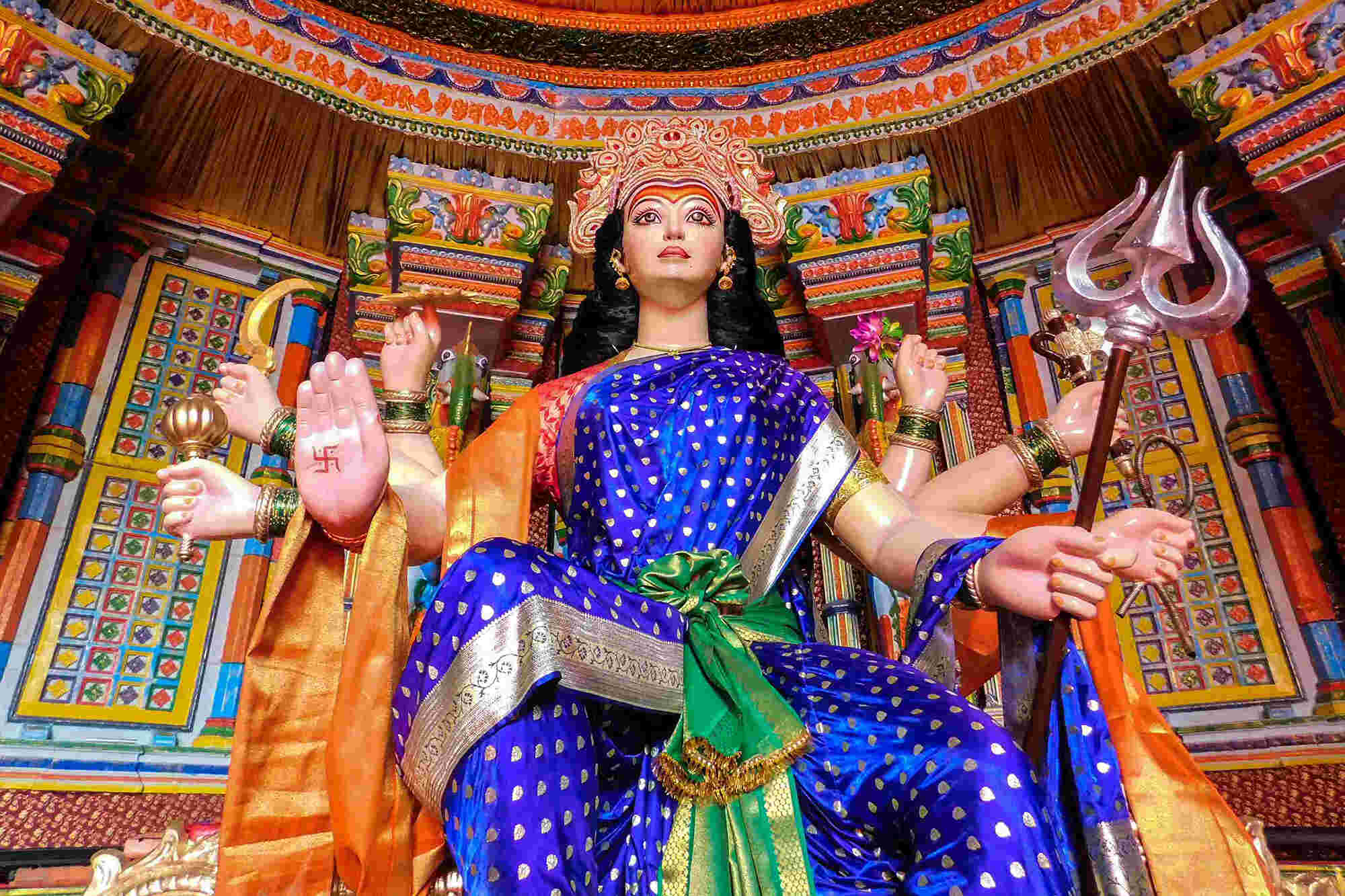 बोलो दुर्गा माई की जय