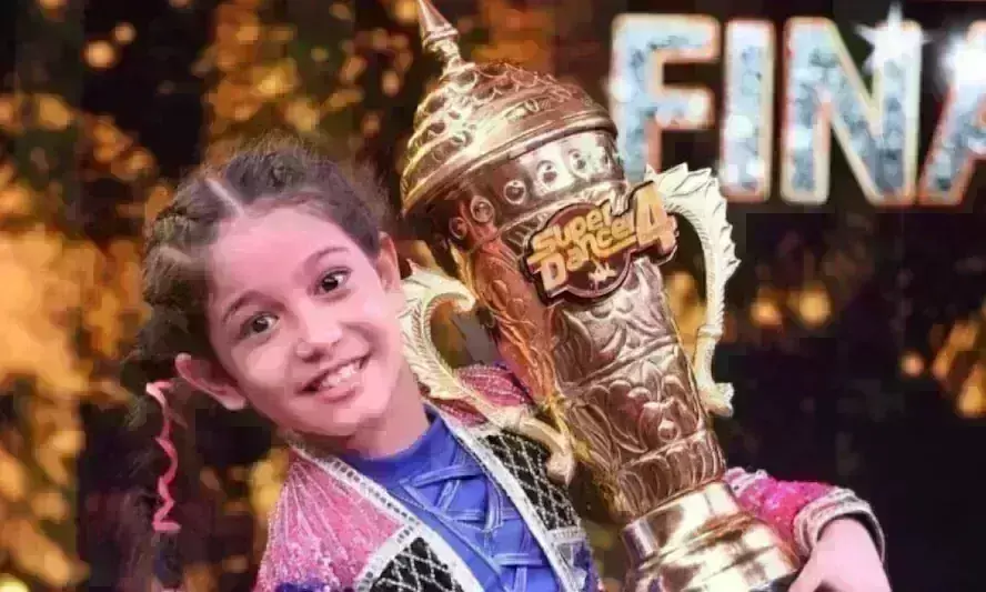 फ्लोरिना गोगोई बनी सुपर डांसर चैप्टर 4 की विनर, जीती ट्रॉफी और 15 लाख कैश