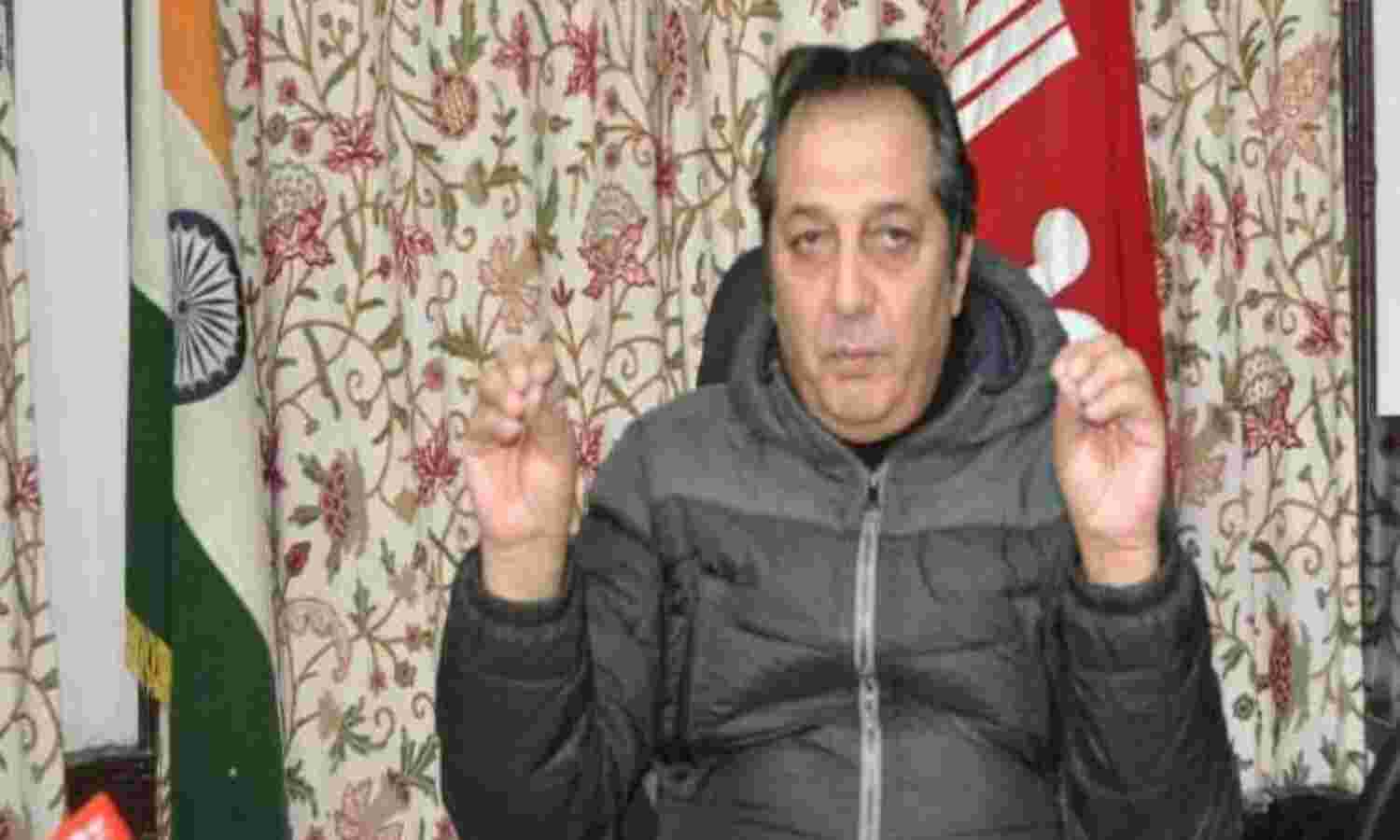 श्रीनगर में उप राज्यपाल के पूर्व सलाहकार बसीर खान के घर छापा