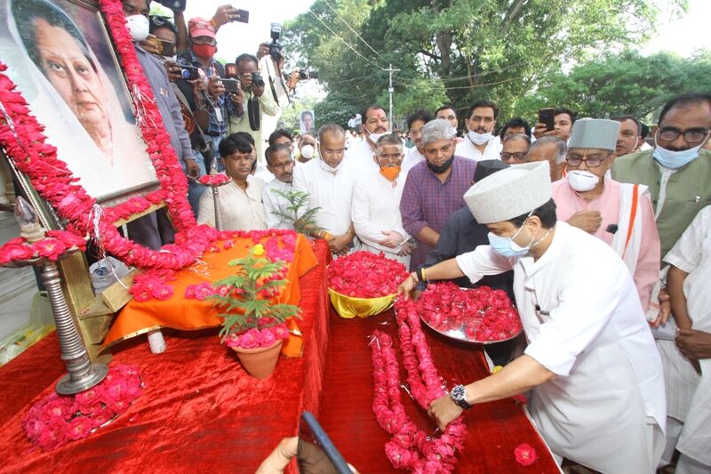 राजमाता सिंधिया को पुण्यतिथि पर भजनांजलि के साथ किया याद