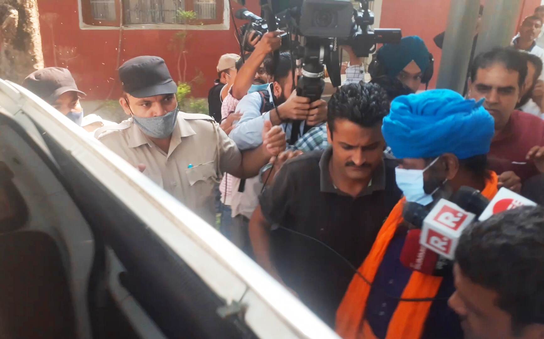 सिंघु बॉर्डर हत्याकांड : 4 साथियों के साथ हत्या में शामिल रहे आरोपी निहंग सरबजीत का सरेंडर