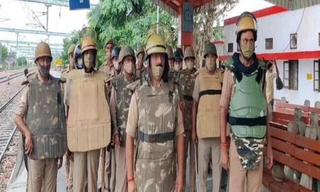 उप्र के कई जिलों में रेल रोको अभियान बेअसर, सुरक्षाबलों ने रखी कड़ी नजर