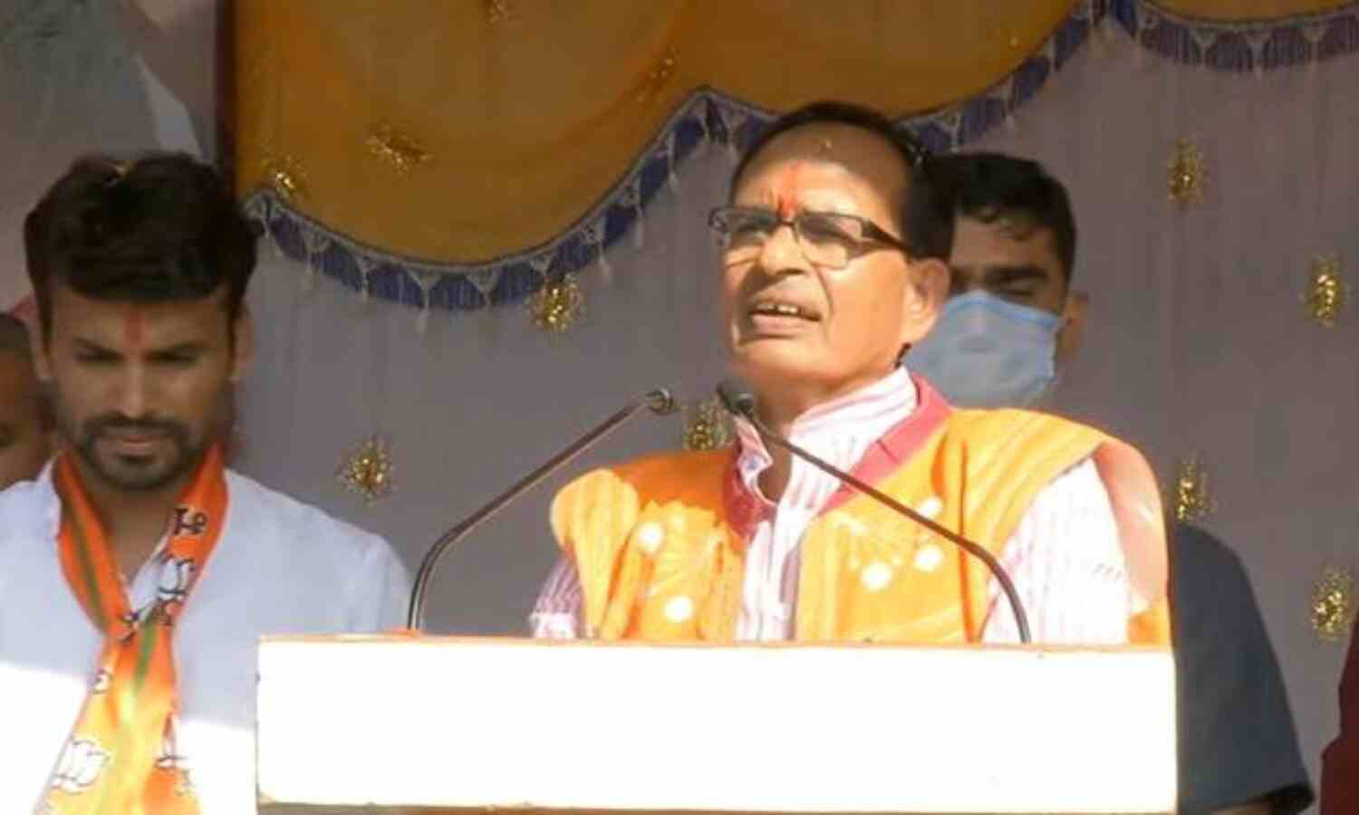 कांग्रेस आदिवासियों के हक छीनने और योजनाओं को बंद करने वाली पार्टी : मुख्यमंत्री